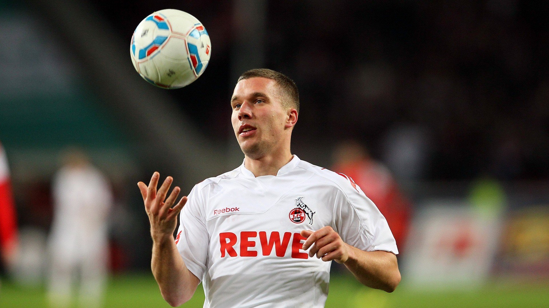 中国冰雪运动迎来黄金发展期,冬奥效应持续发酵,全民参与热情高涨