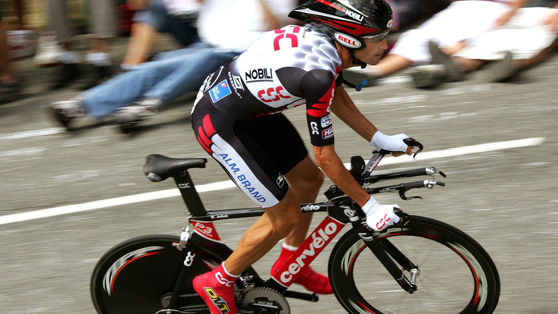 激烈角逐!全国田径锦标赛4×100米接力赛创佳绩